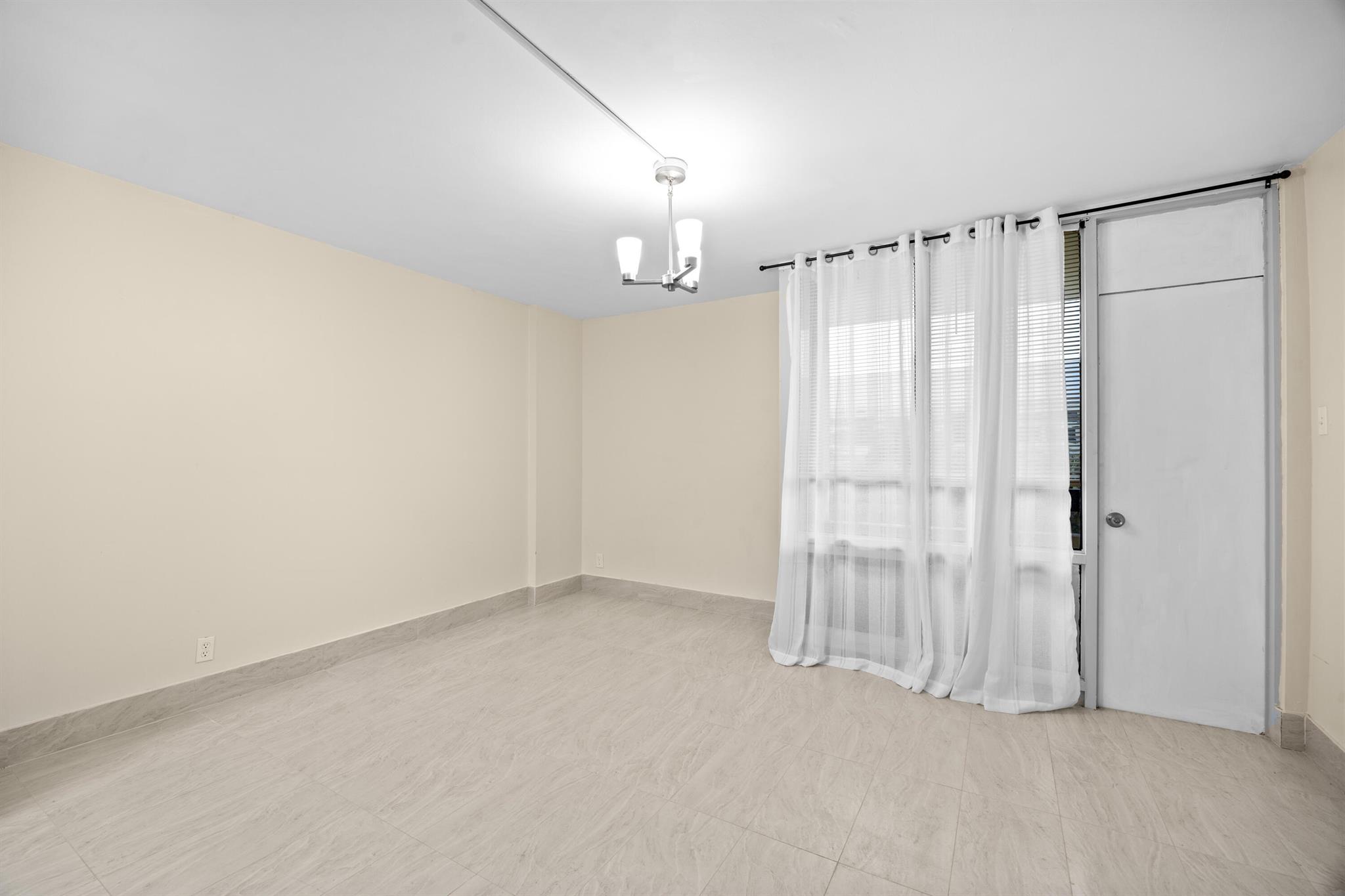 POINTE SOUTH CONDOMINIUM - Residential