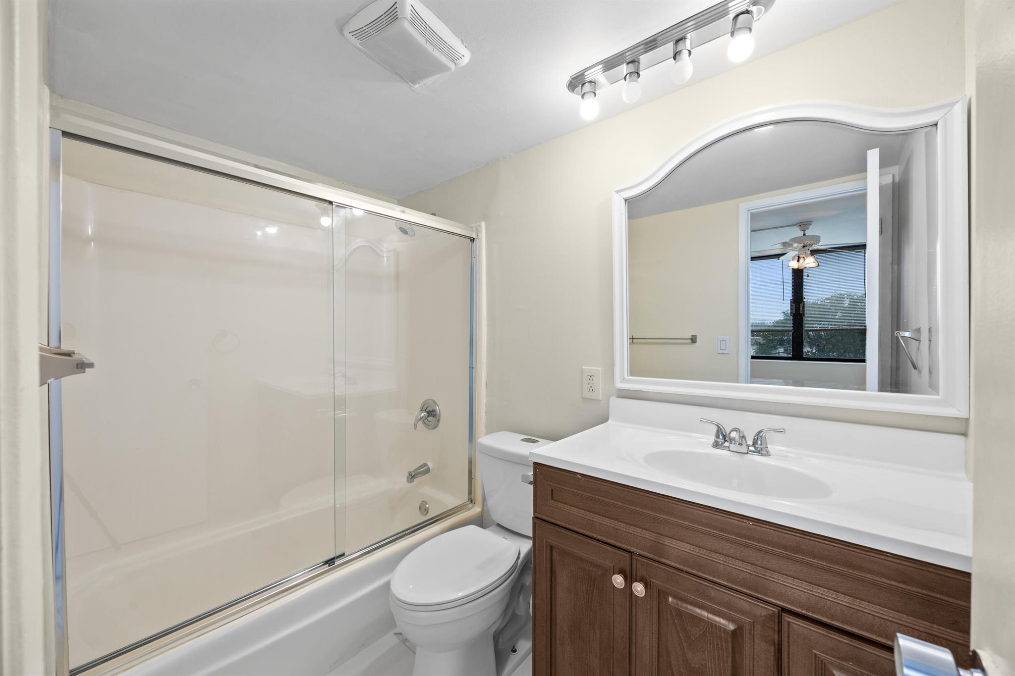 POINTE SOUTH CONDOMINIUM - Residential