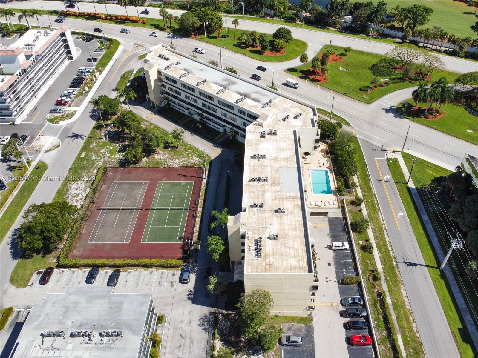 POINTE SOUTH CONDOMINIUM - Residential