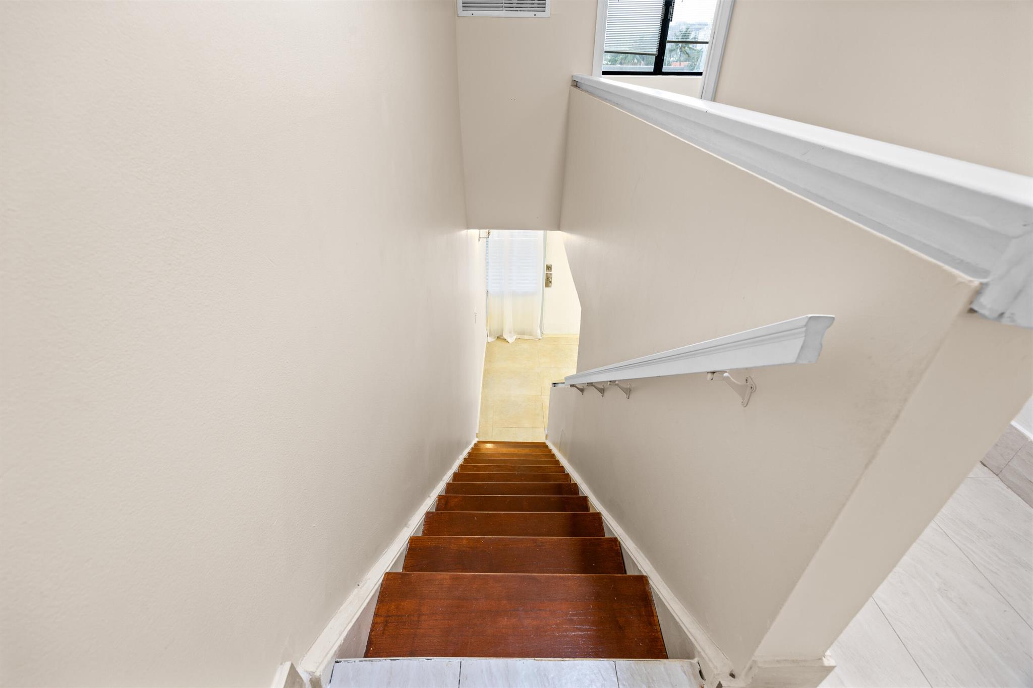 POINTE SOUTH CONDOMINIUM - Residential