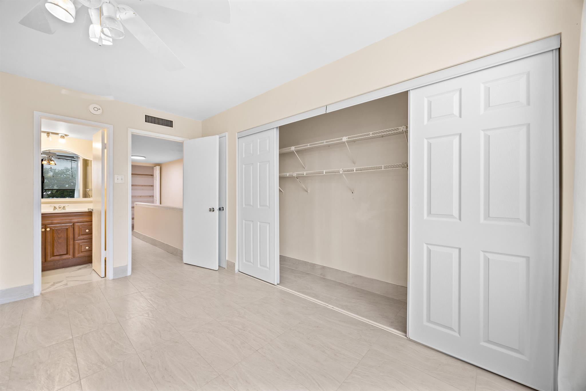 POINTE SOUTH CONDOMINIUM - Residential