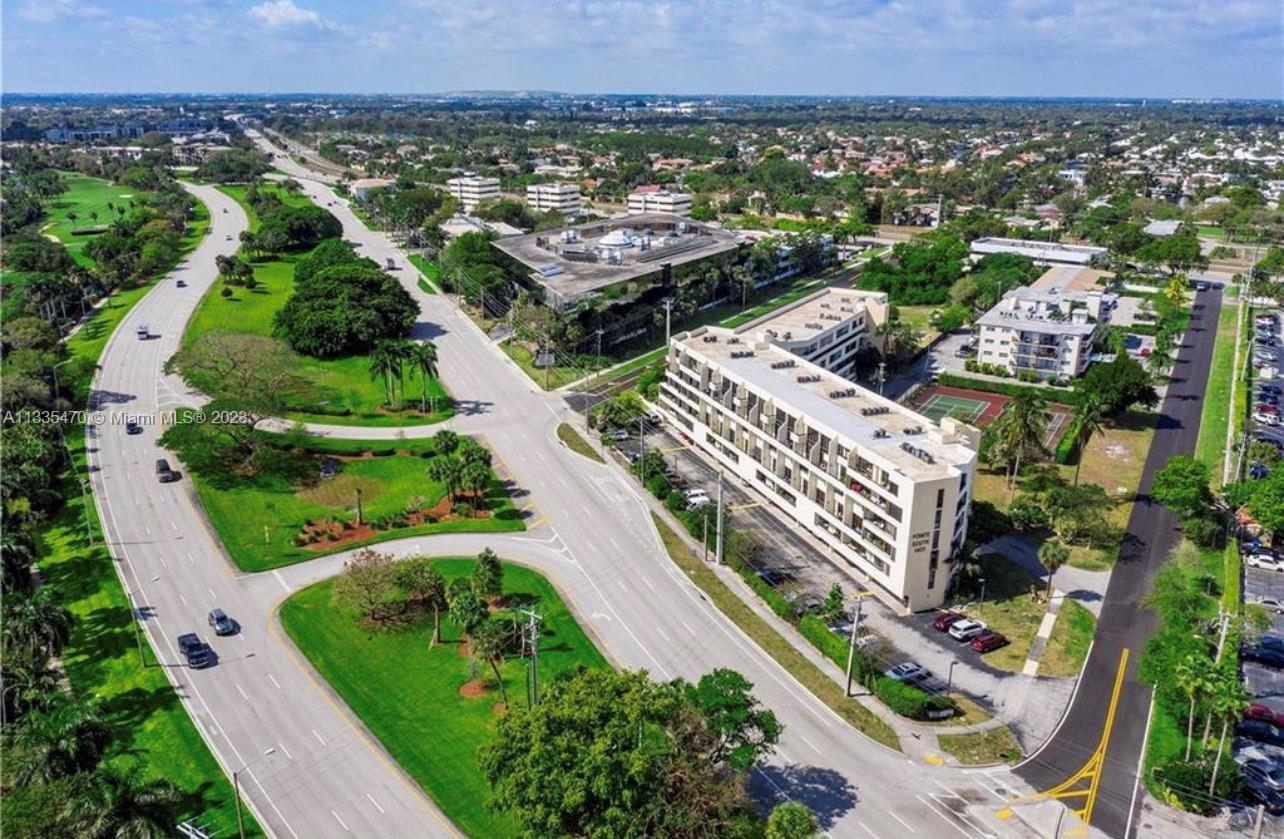 POINTE SOUTH CONDOMINIUM - Residential
