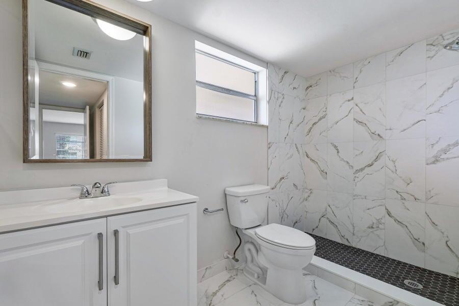 FIRST ENCOUNTER CONDO - Residential Lease