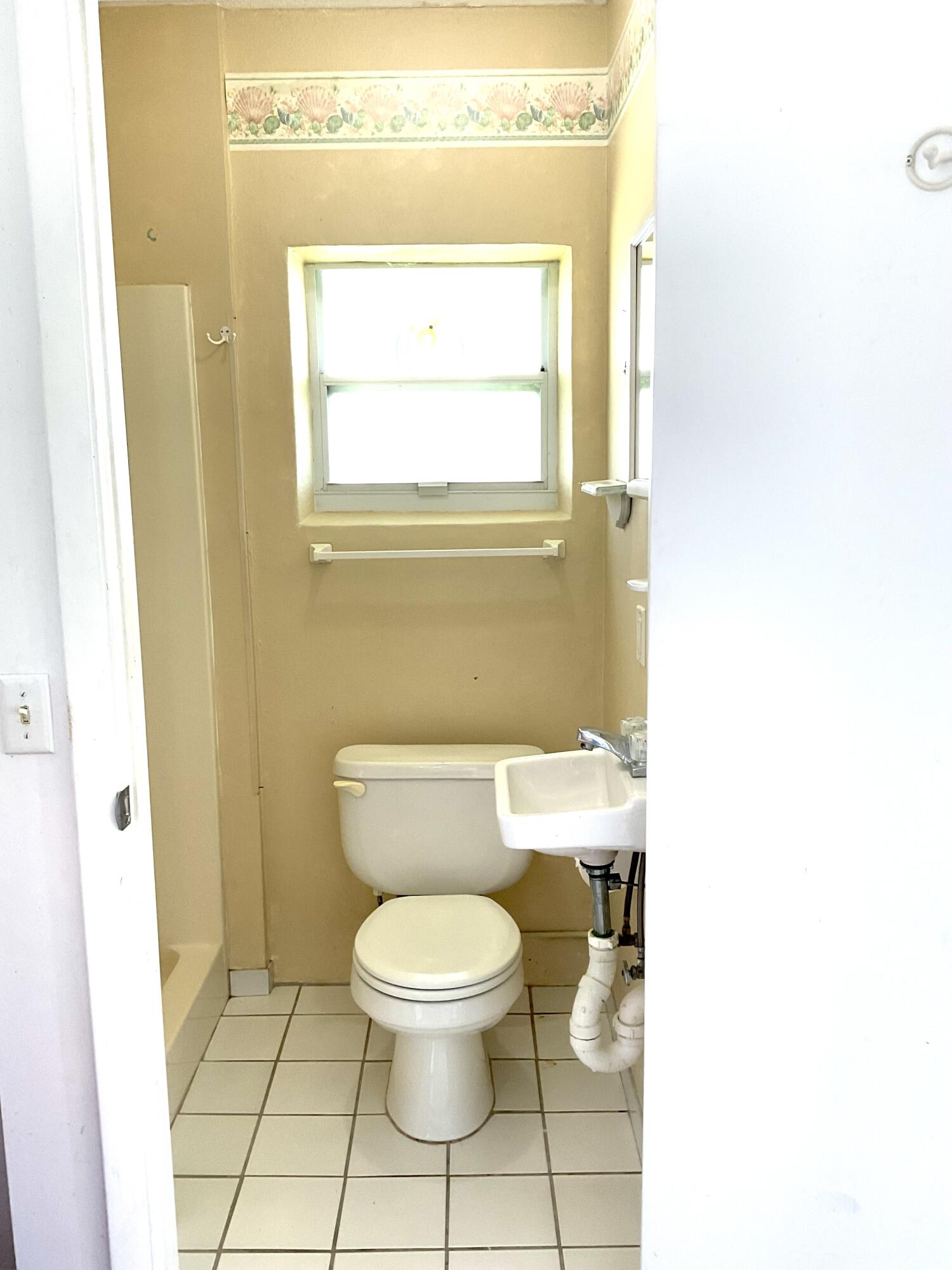 PALM BEACH LEISUREVILLE SEC 2 - Residential