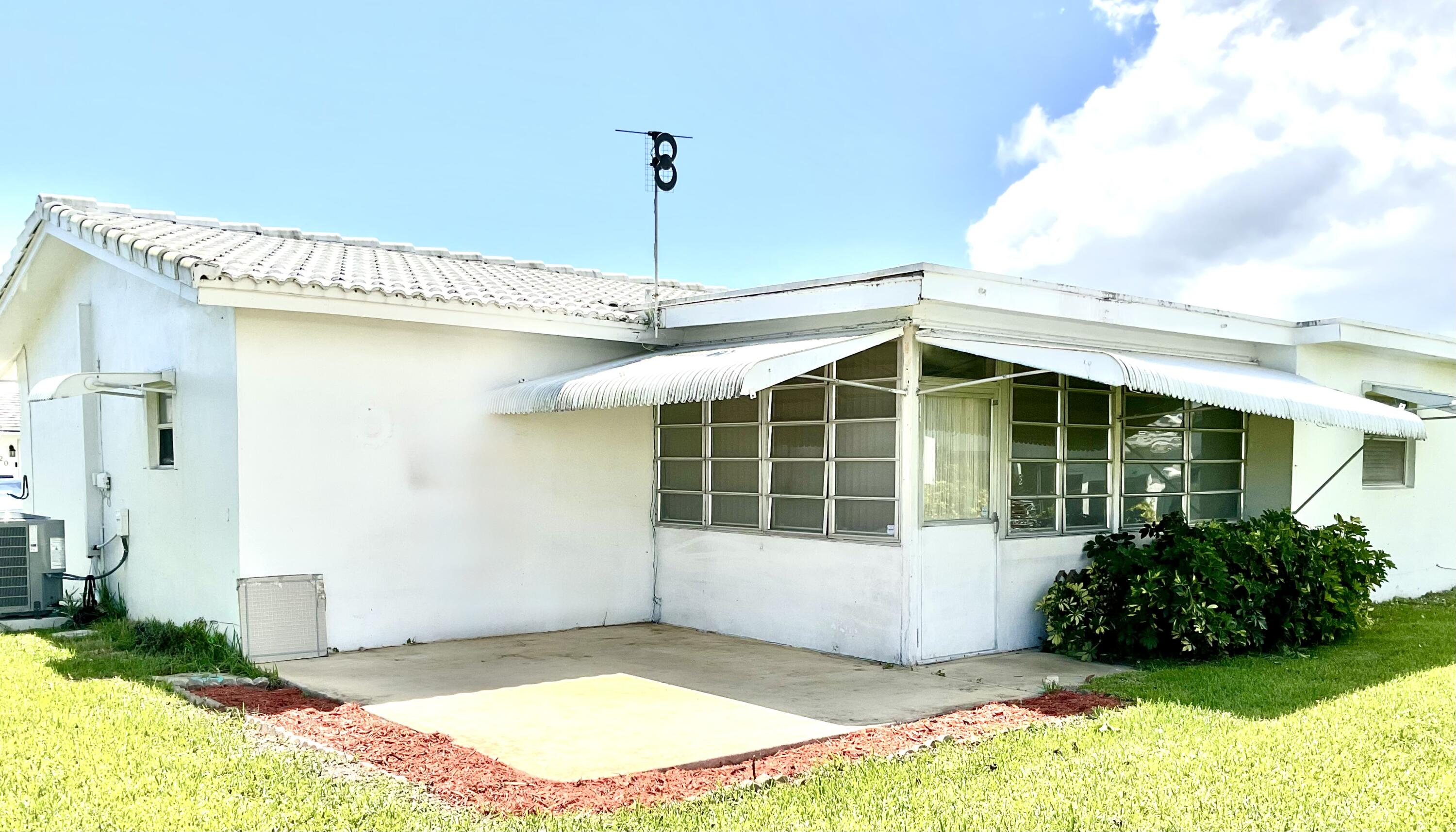 PALM BEACH LEISUREVILLE SEC 2 - Residential