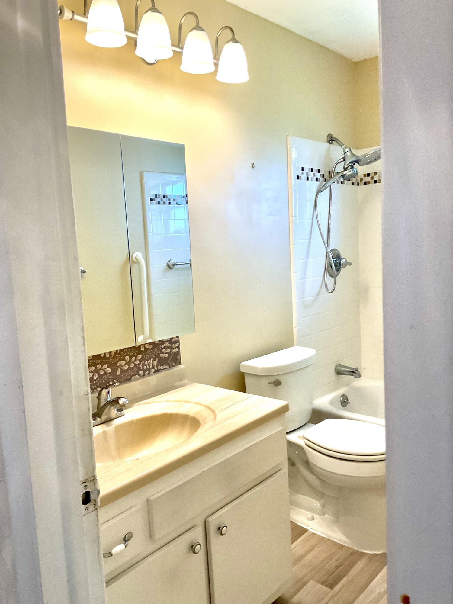 PALM BEACH LEISUREVILLE SEC 2 - Residential