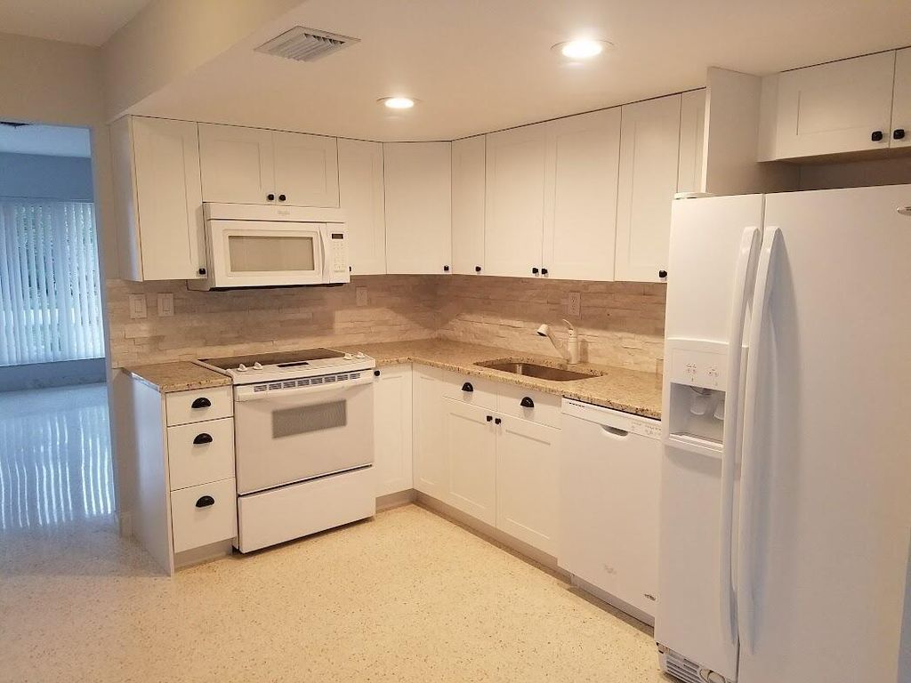 Photo of 2494 NE 5th Avenue #B, Boca Raton, FL 33431 (MLS # R11024494)