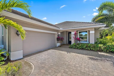 2664 Conifer Drive, Fort Pierce, FL MLS: R11073287