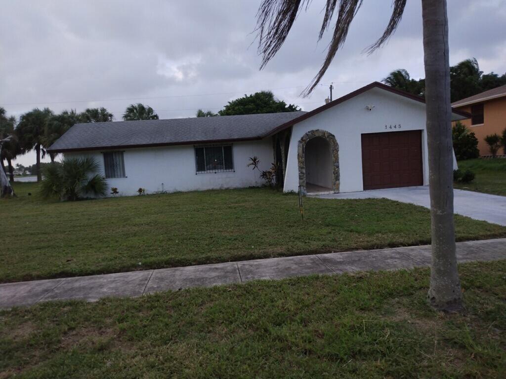 RooseveltEstates - Residential Lease