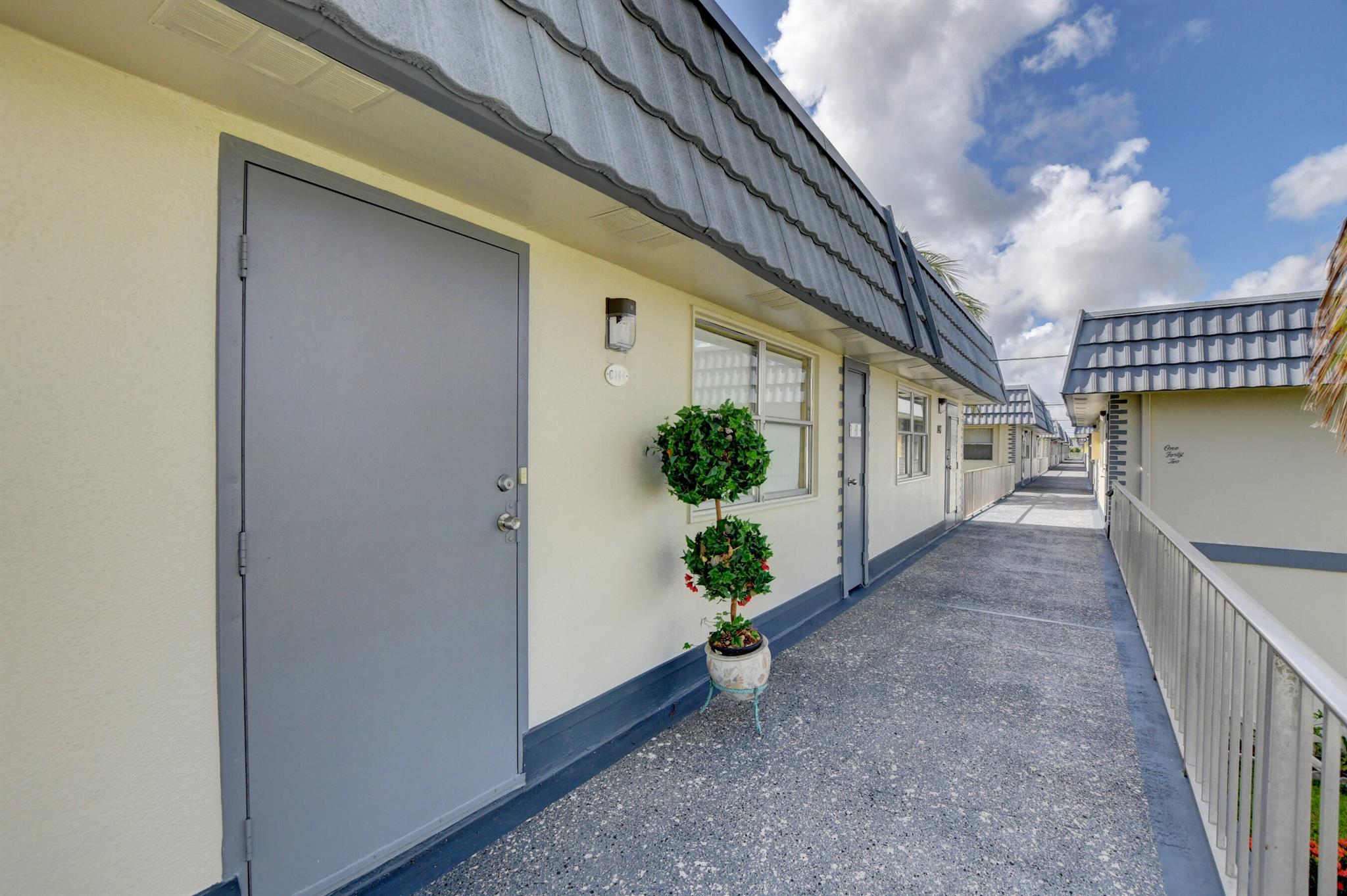 KINGS POINT - Residential