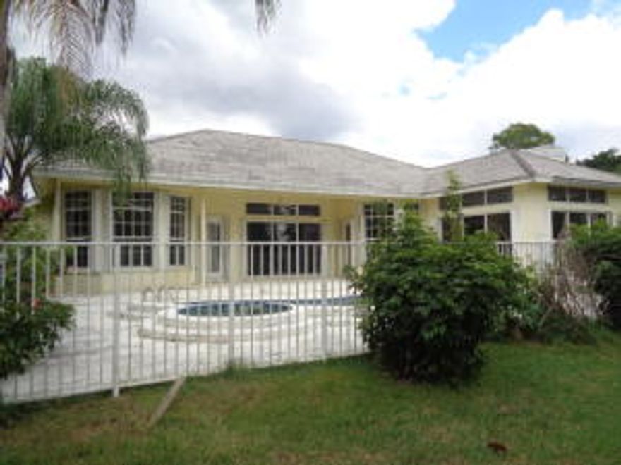 SPACIOUS 4BR/4BA MAIN HOUSE W/ 1BR/1BA GUEST HOUSE WITH IT'S OWN LIVING RM AND FULL KITCHEN. POOL & SPA ARE LOCATED ON HUGE OUTDOOR PATIO.  THIS HOME IS SITUATED ON A LUSHLY LANDSCAPED 1 ACRE LOT IN A LUXURY GATED GOLF COMMUNITY.
** Employees and family members residing with employees of JPMorgan Chase Bank, N.A., it’s affiliates or subsidiaries are strictly prohibited from directly or indirectly purchasing any property owned by JPMorgan Chase Bank, N.A.**