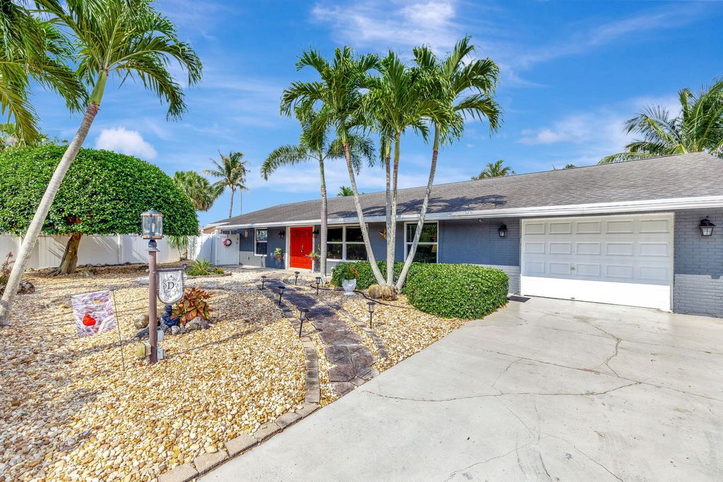 Photo of 7187 Thompson Road, Boynton Beach, FL 33426 (MLS # R10988216)