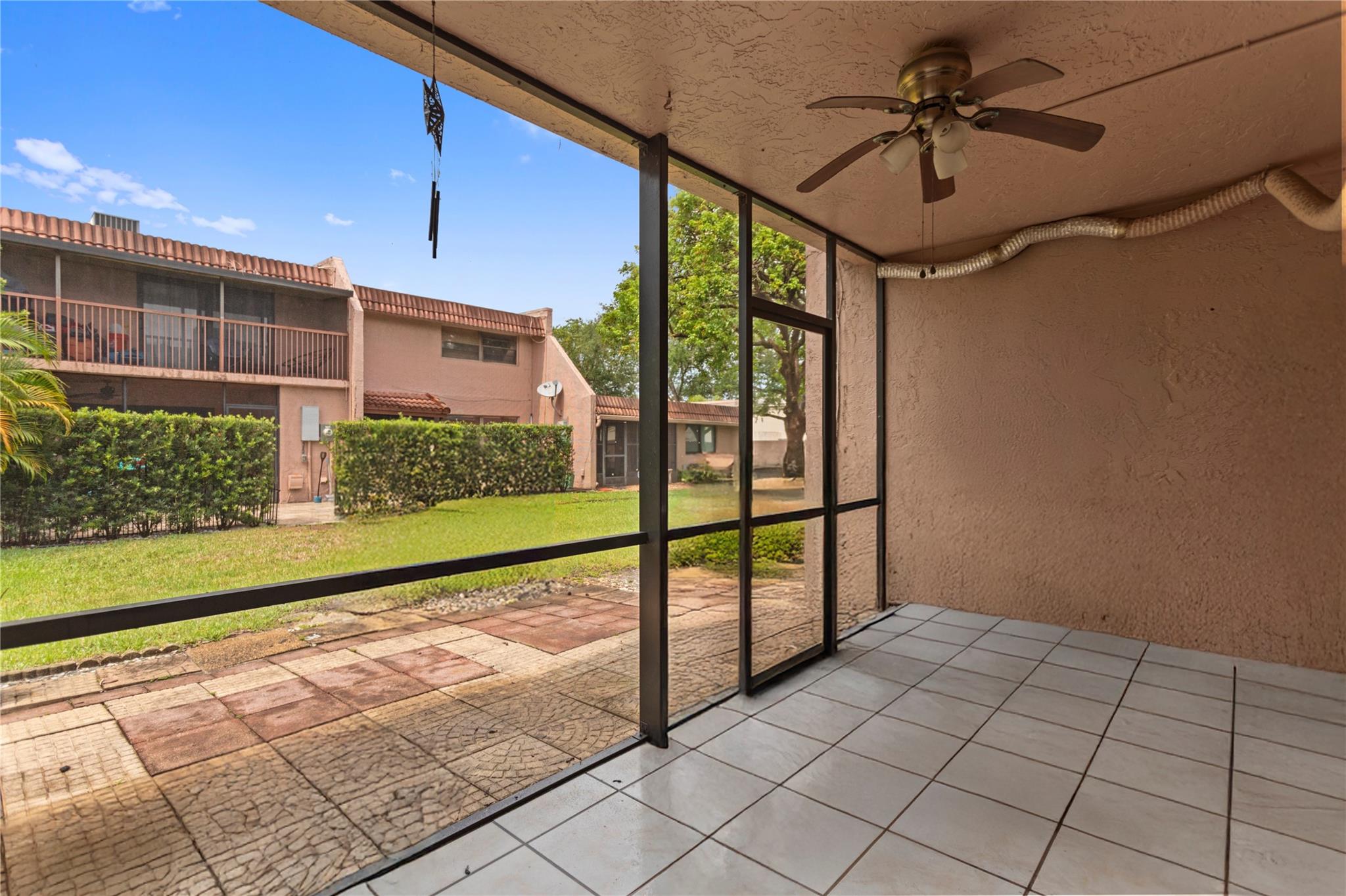 VALENCIA VILLAGE - Residential