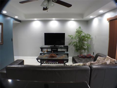 12 Cortez Way 3-45 Davie FL 33324