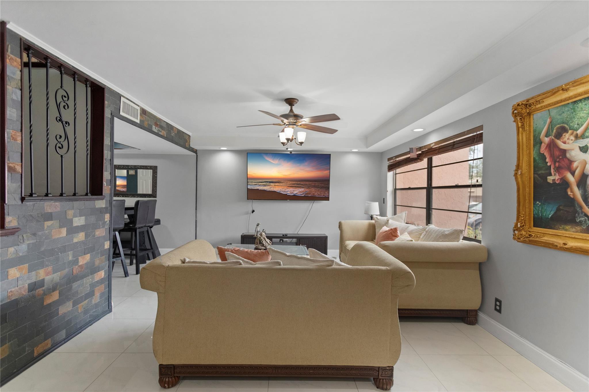 VALENCIA VILLAGE - Residential
