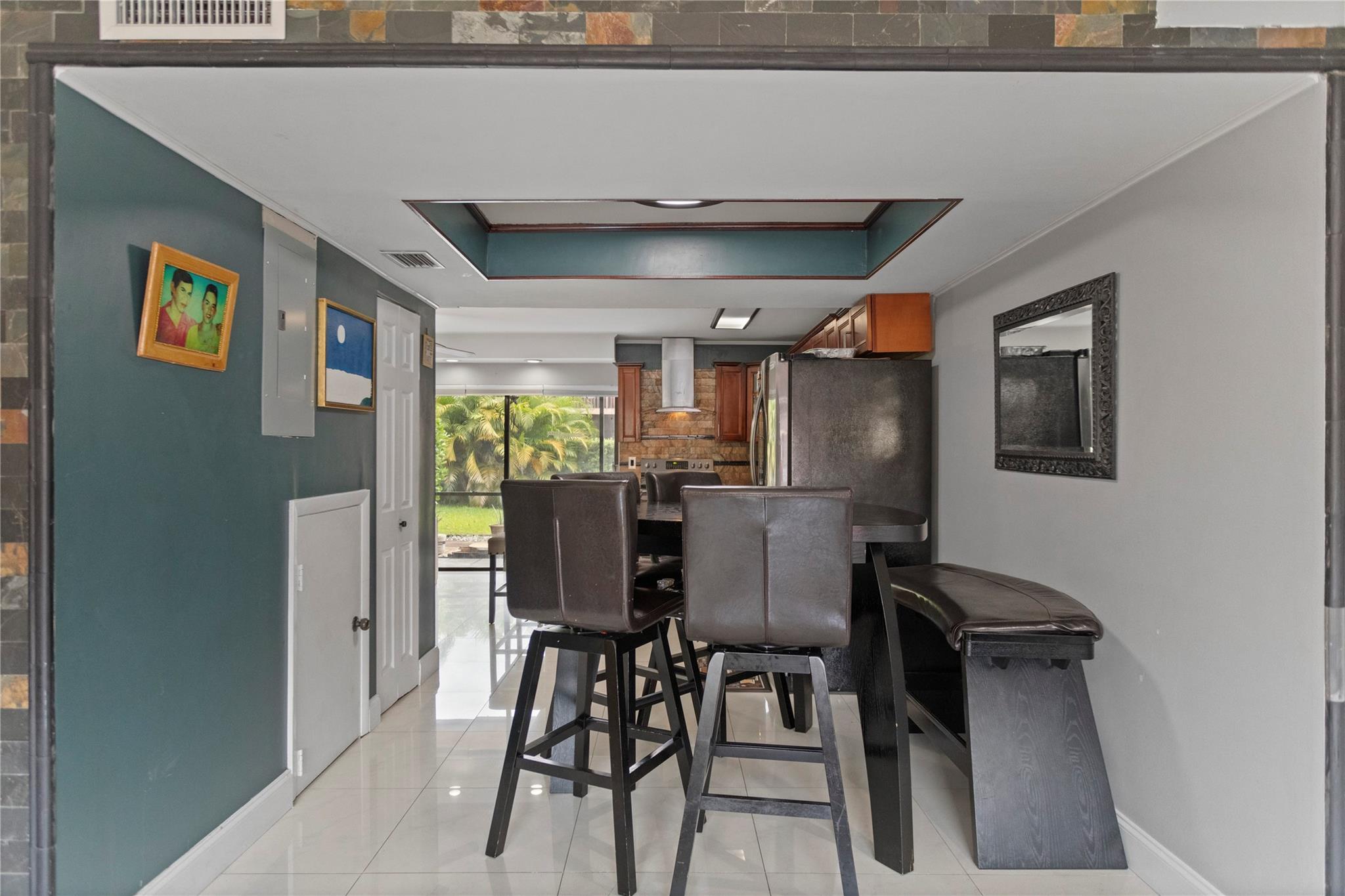 VALENCIA VILLAGE - Residential