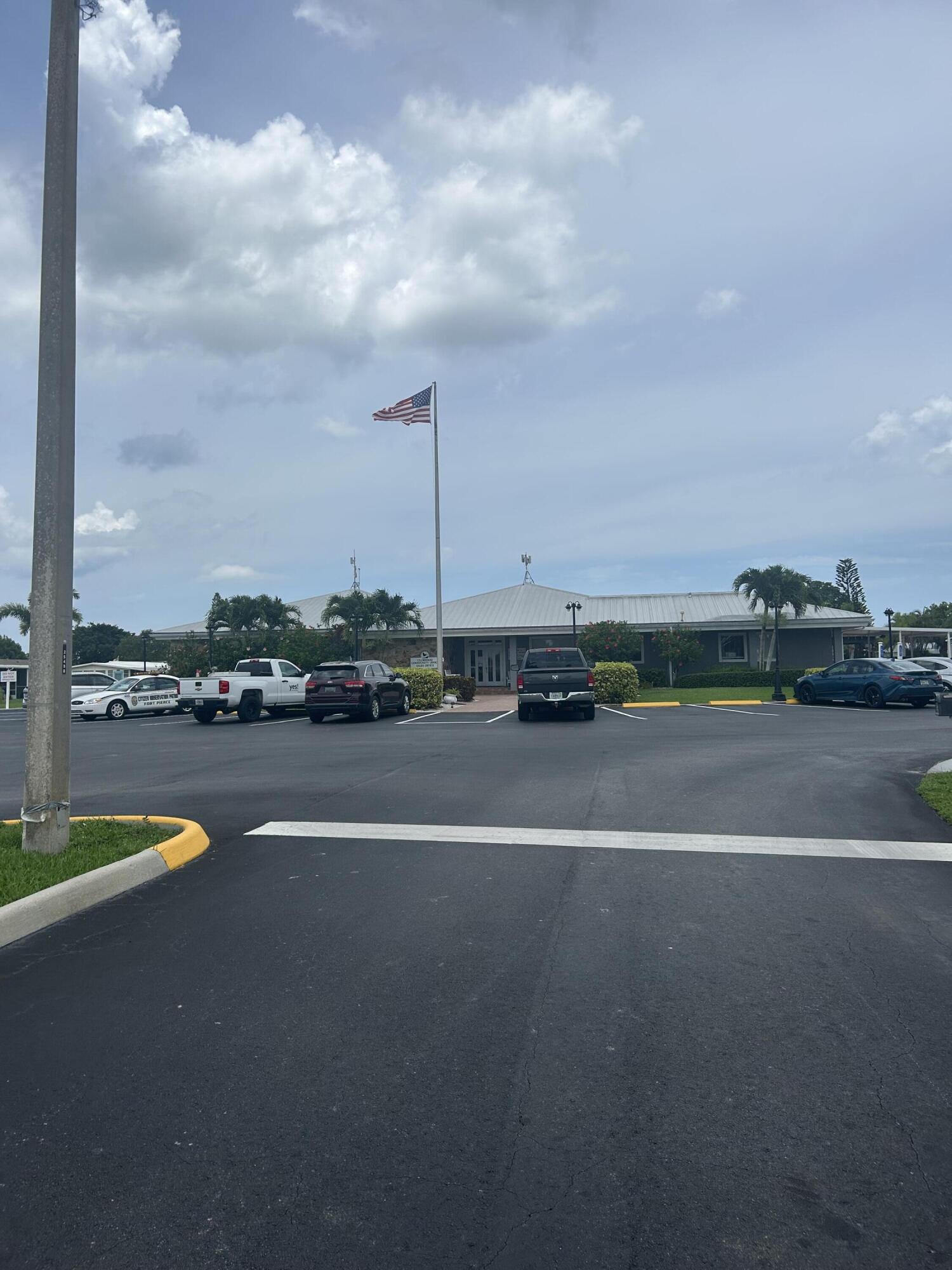 86 Sandhill Boulevard