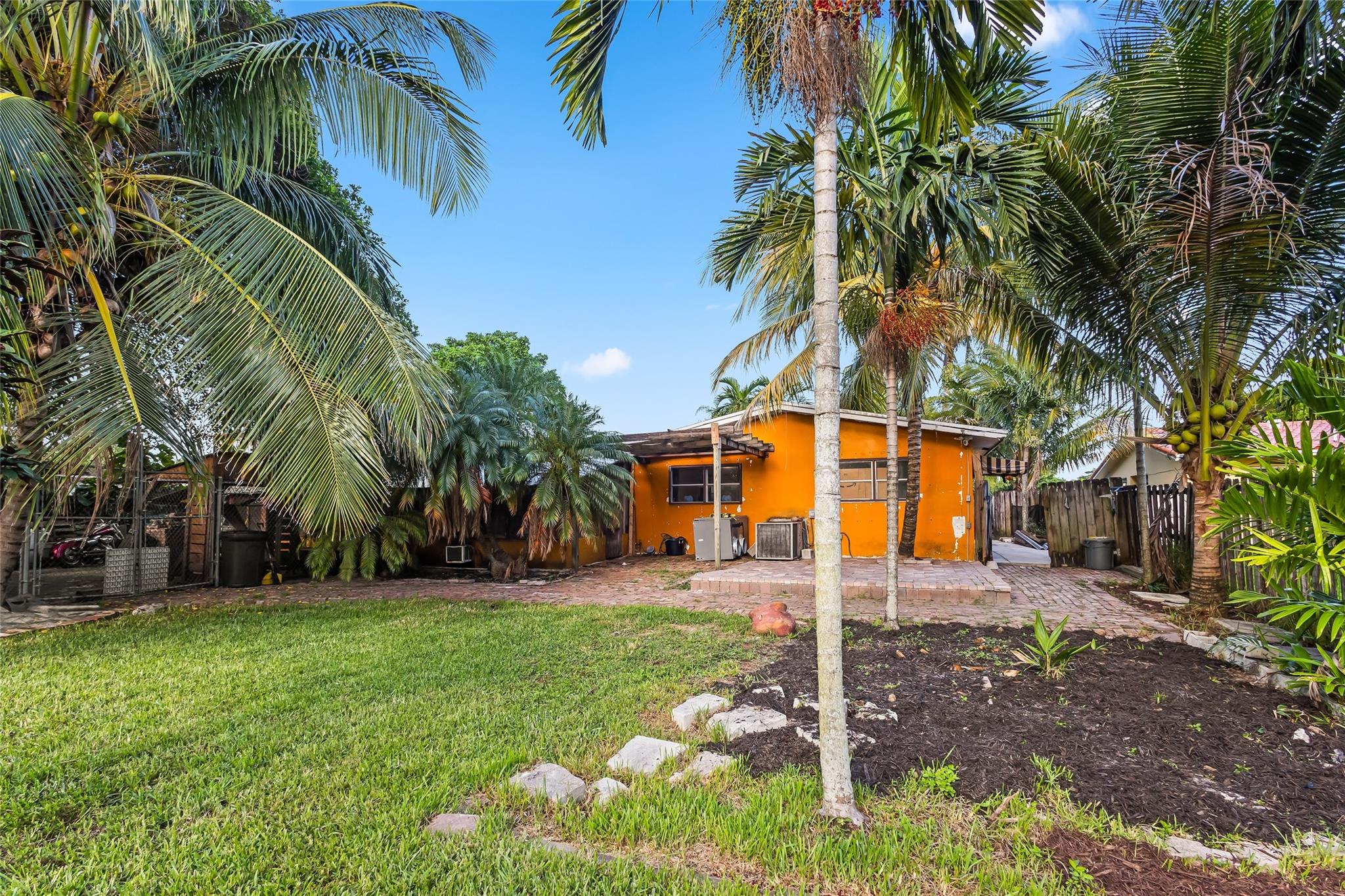 2441 SW 43rd Ave