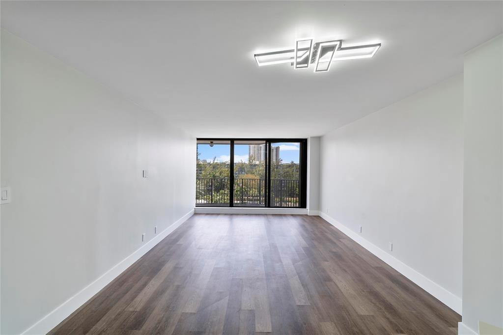 300 Three Islands Boulevard 306