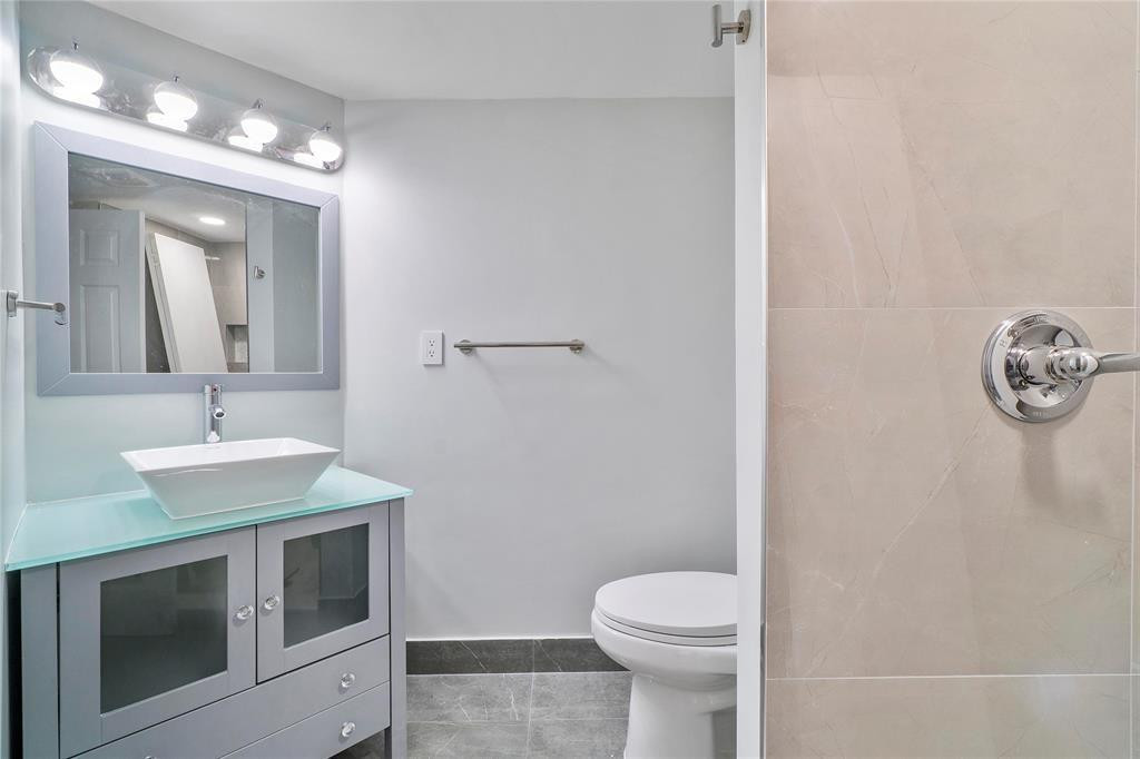 Anchor Bay Club - Residential