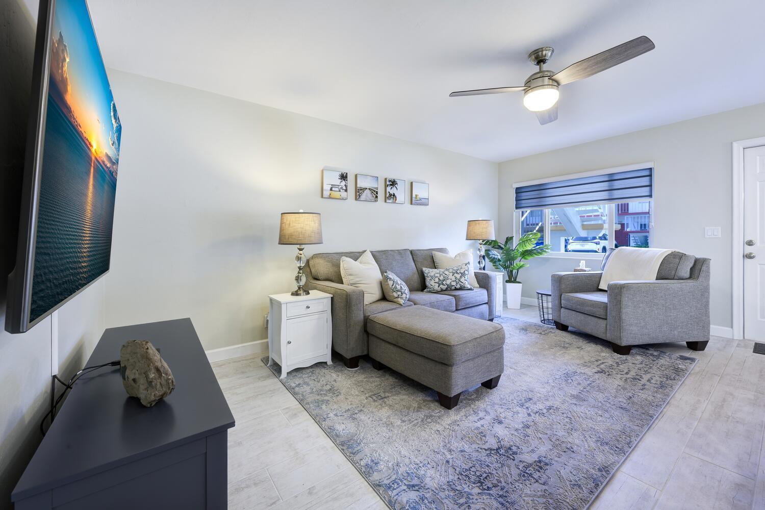 2920 Lake Osborne Drive 101