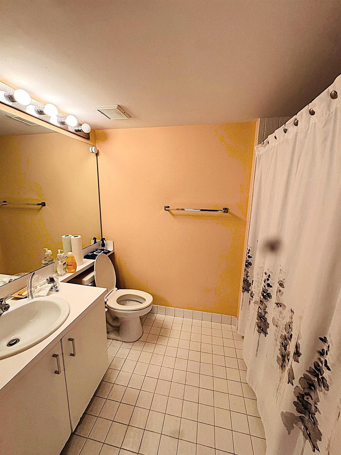 FAIRWAY CLUB COND B, D, O - Residential Lease