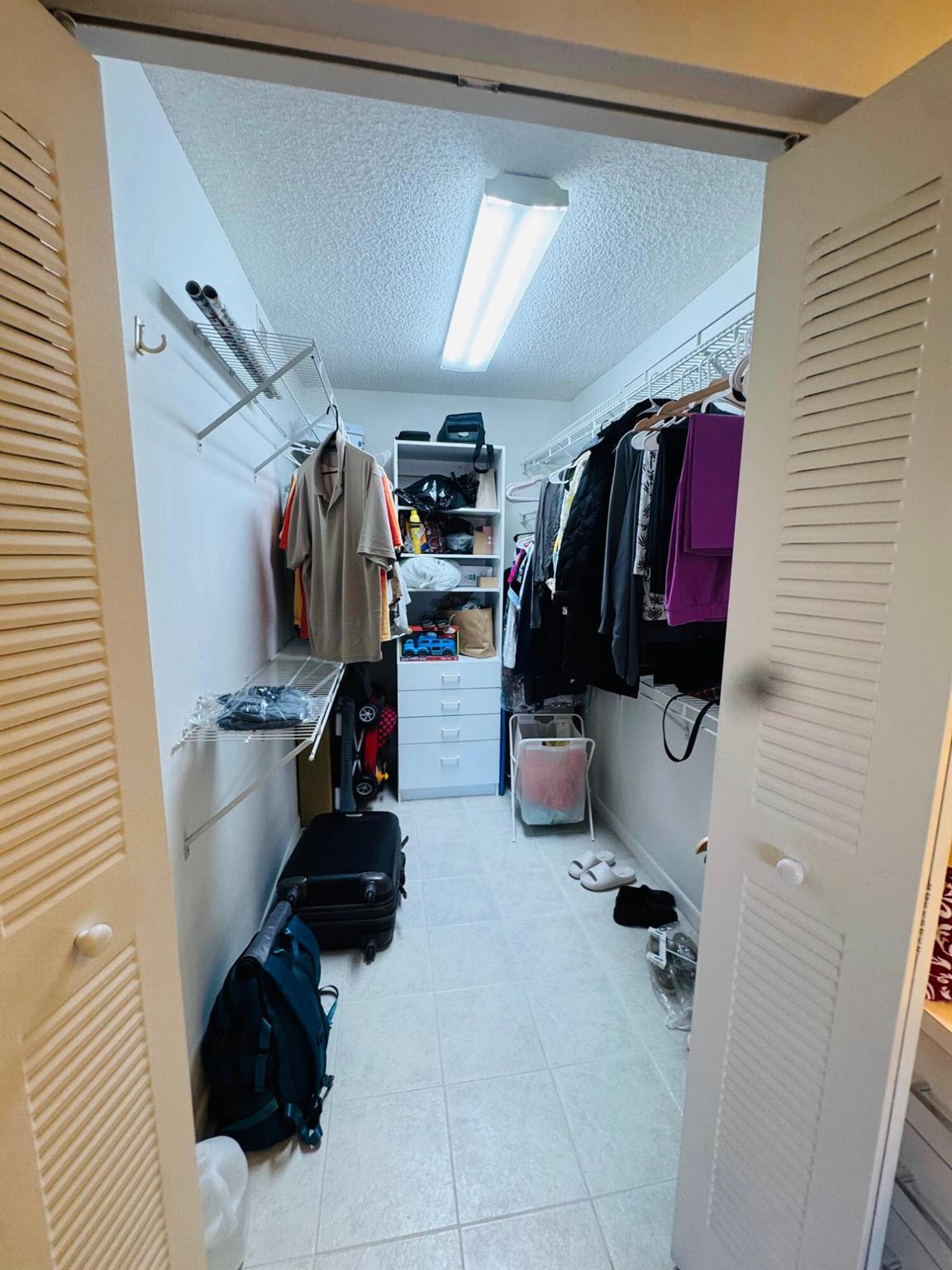 FAIRWAY CLUB COND B, D, O - Residential Lease