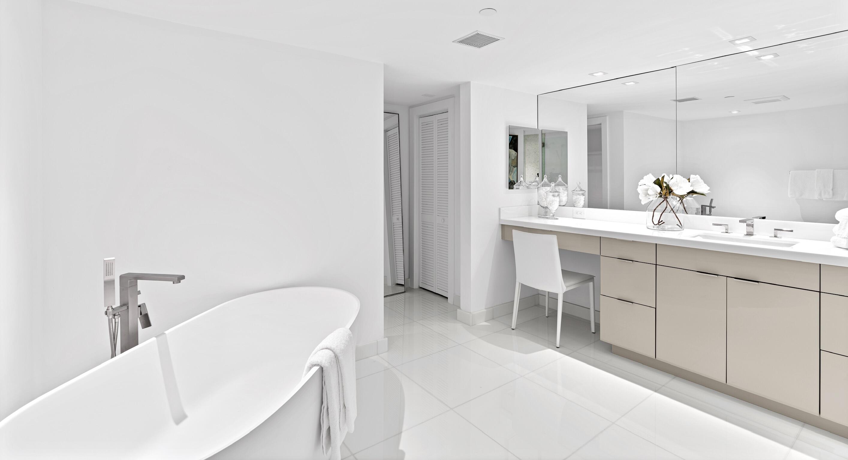 The Plaza of the Palm Bea - Residential