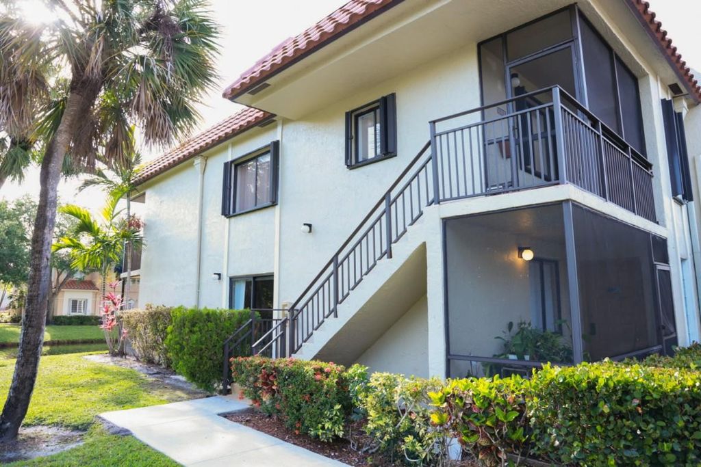Photo of 428 Lakeview Drive #201, Weston, FL 33326 (MLS # B26038828)