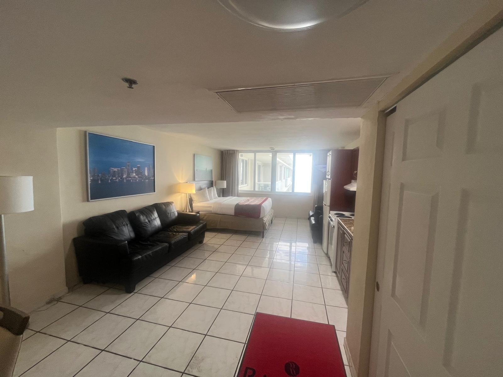 Don't miss this opportunity to live on the beach!!. Stunning apartment in best Sunny Isles location. Ocean front Furnished. 1 king bed and 1 Quin bed sand ,sofa bed. Sleep 5 people. Kitchen,dinning table, 2 TV. Enjoy resort lifestyle. All amenities included. Electricity,Cable,Water,Wi- Fi,Gym,Private Beach Access,Heated Pool,Sauna, Steam Room and more. Available seasonal or long term. $ 100 cleaning fee. Available to rent 3 to 6 months must pay city tax and parking,Over six (6) months only registration fee
