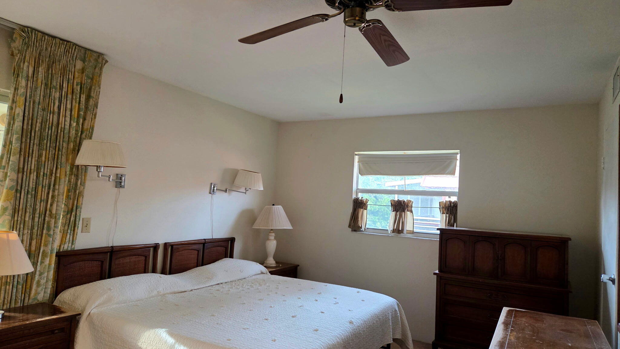 KINGS POINT SAXONY CONDOS - Residential