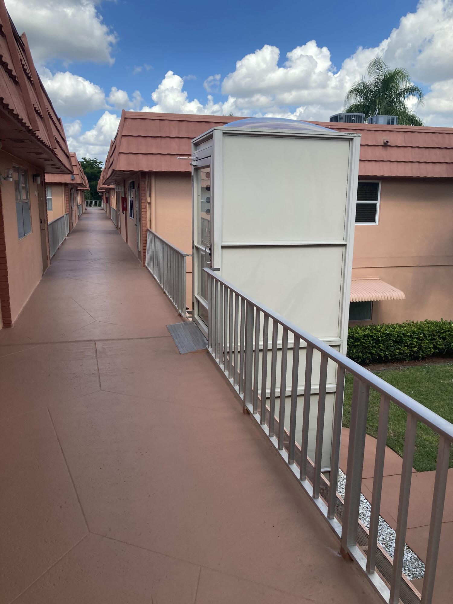 KINGS POINT SAXONY CONDOS - Residential