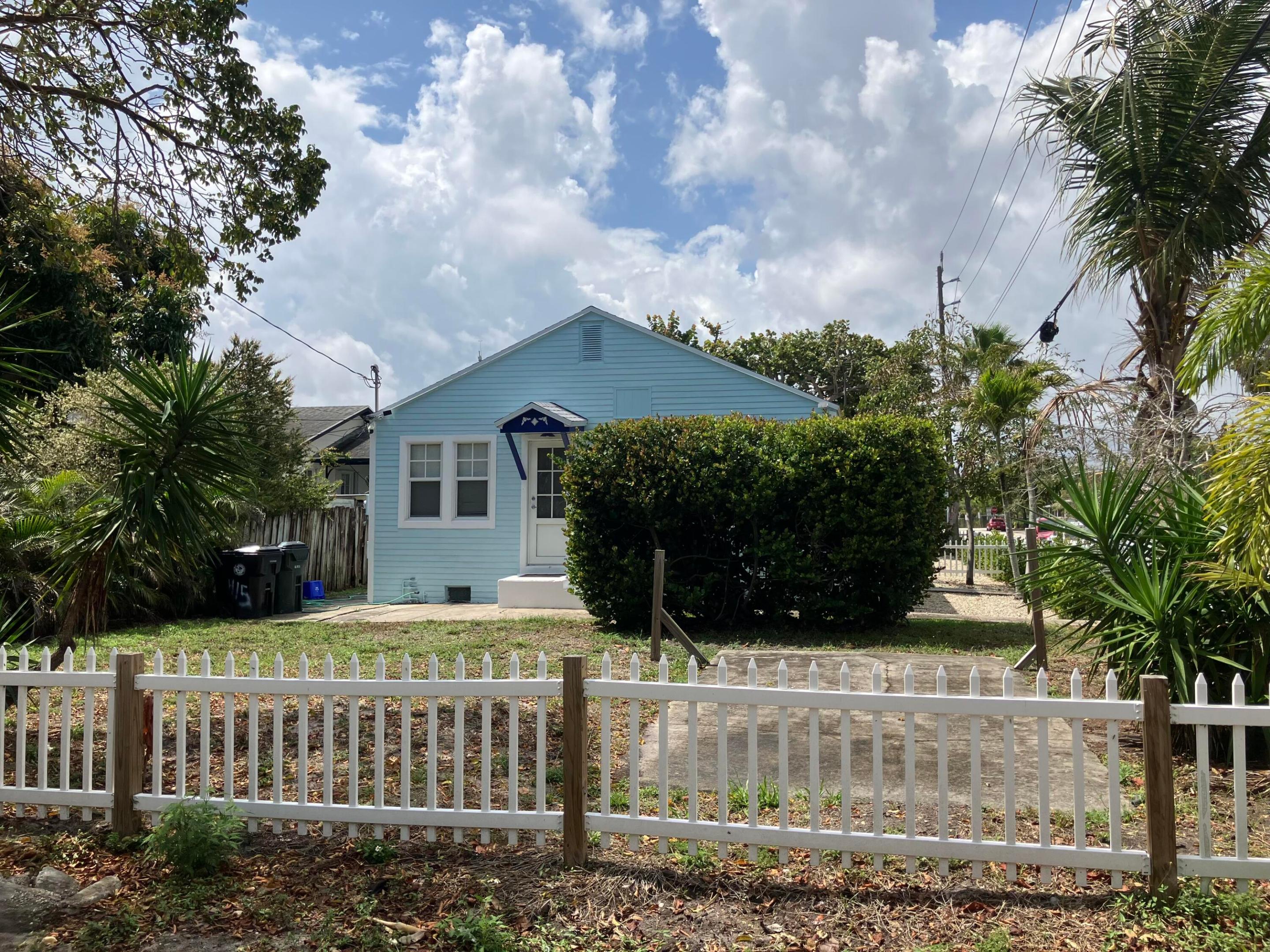 LAKE WORTH TOWN OF - Residential Lease