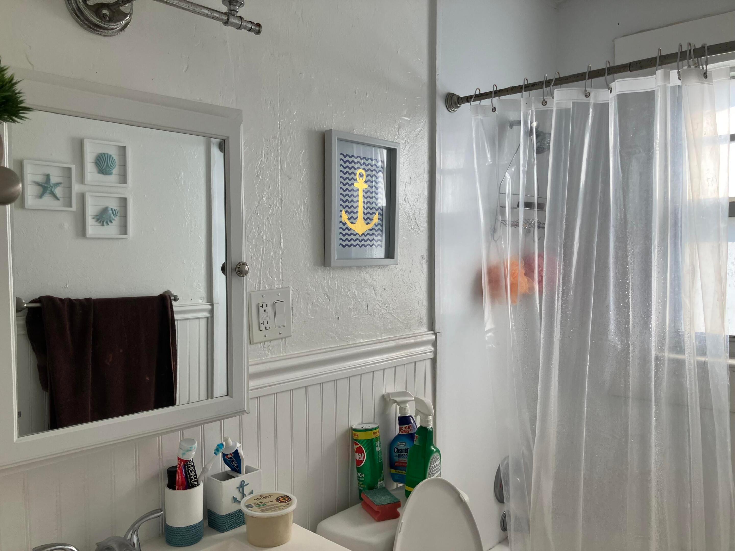 LAKE WORTH TOWN OF - Residential Lease