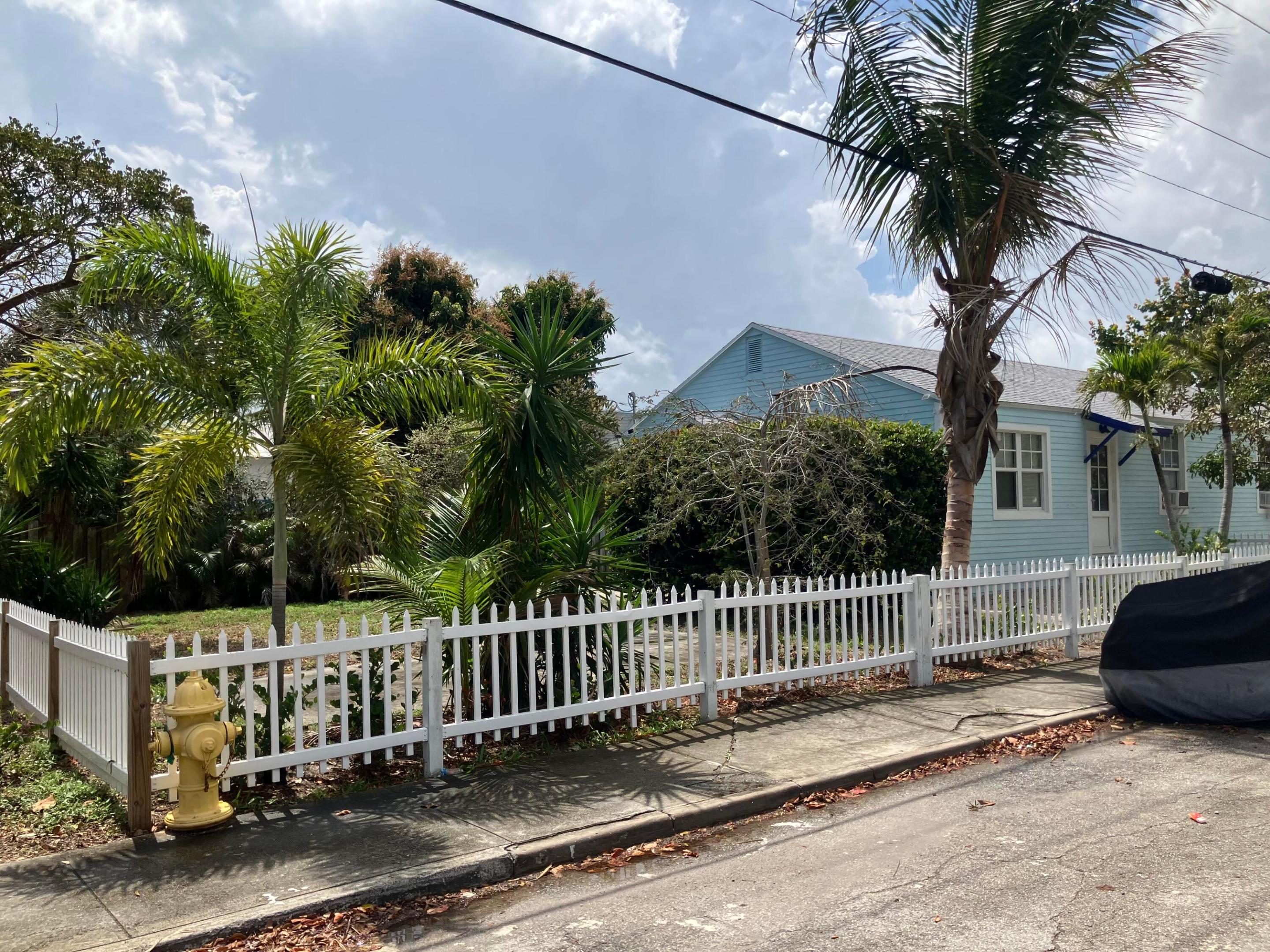 LAKE WORTH TOWN OF - Residential Lease