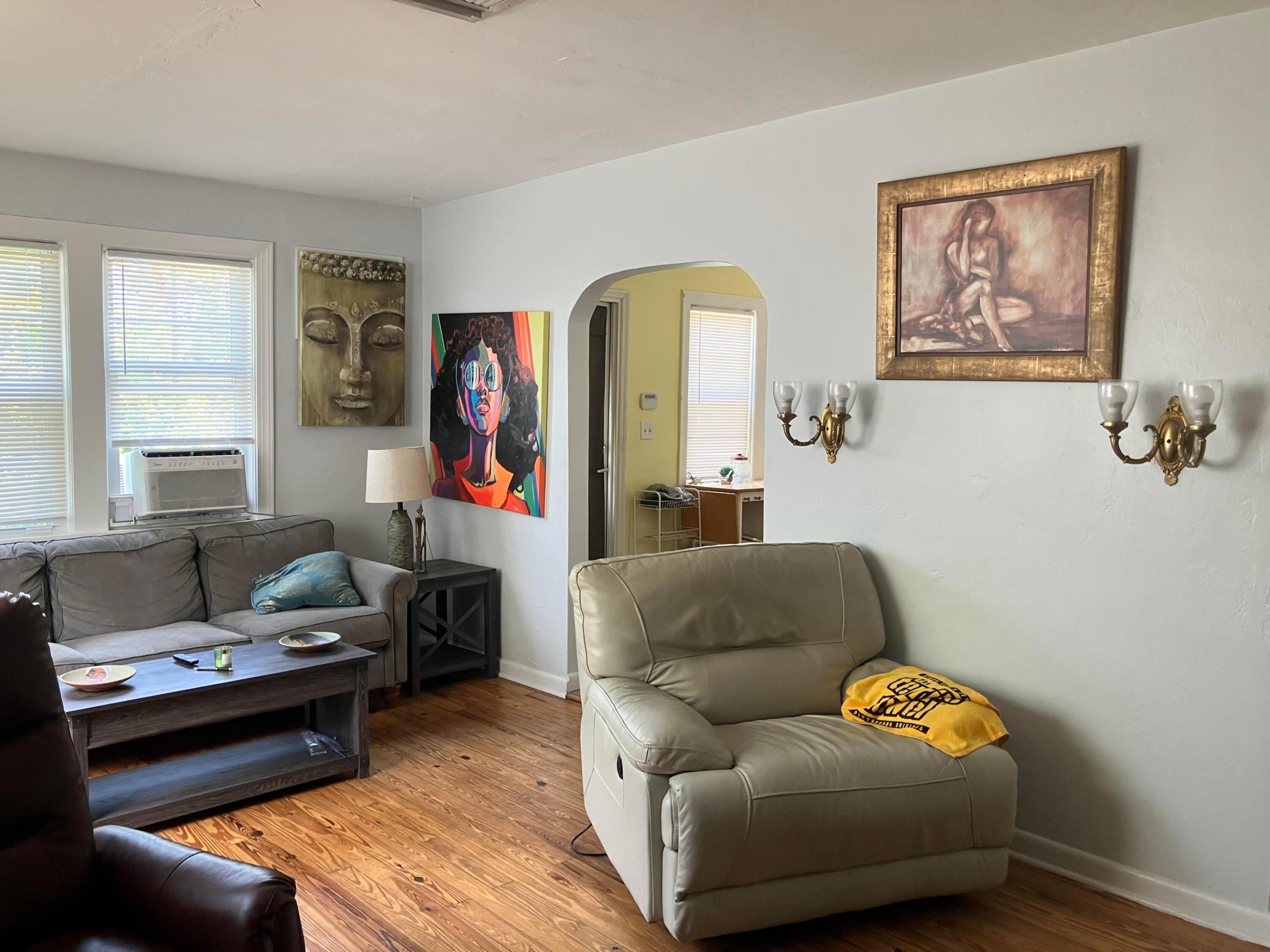 LAKE WORTH TOWN OF - Residential Lease