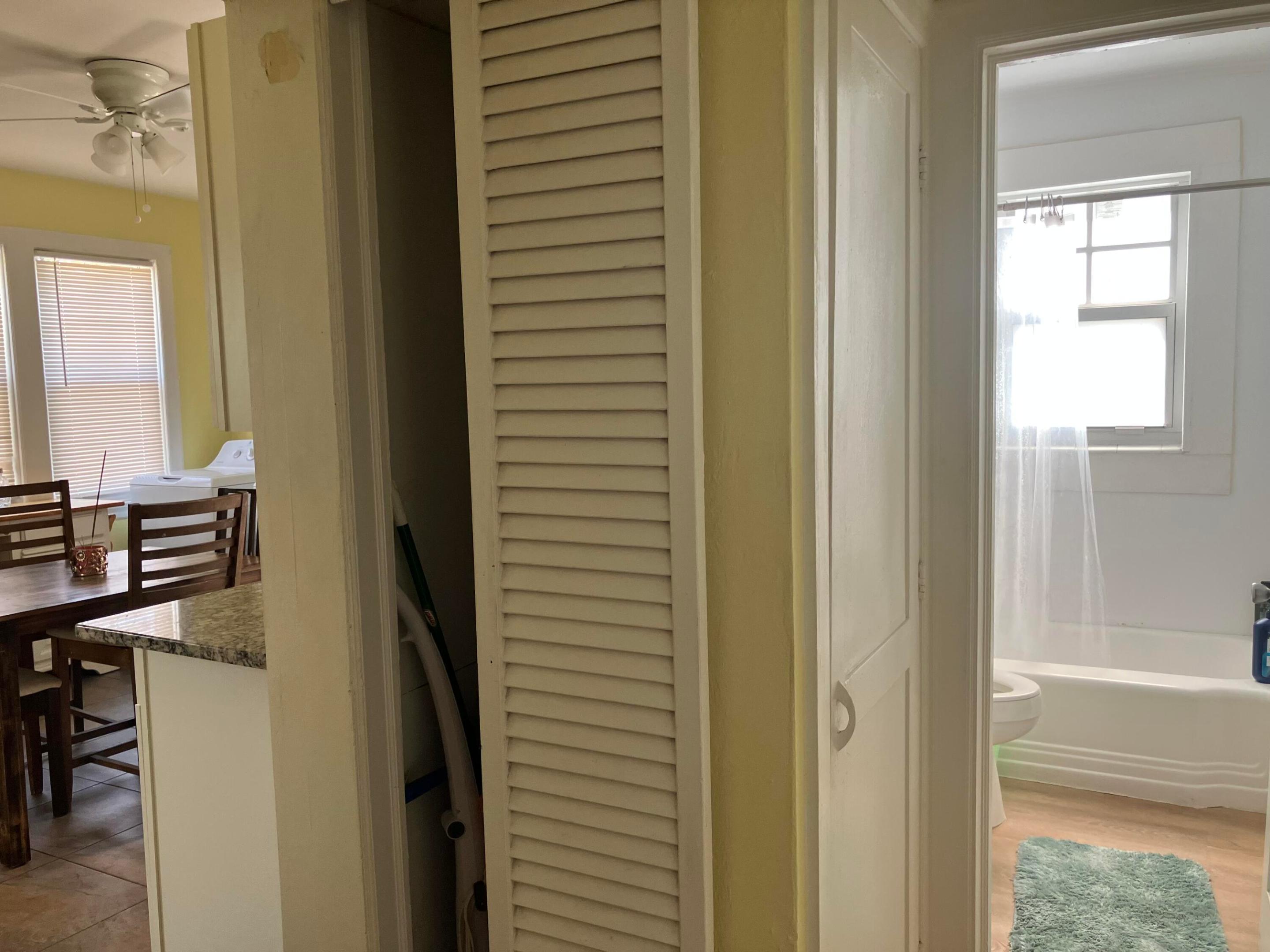 LAKE WORTH TOWN OF - Residential Lease