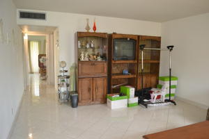 KINGS POINT FLANDERS COND - Residential