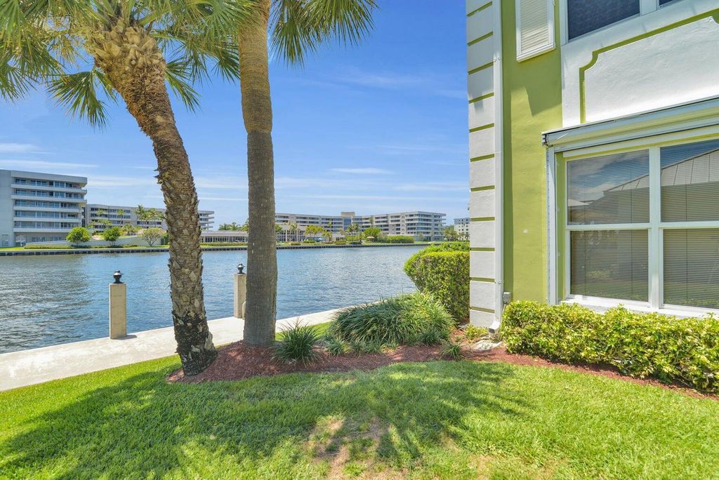 Photo of 1704 Del Haven Drive #38-B, Delray Beach, FL 33483 (MLS # R11073099)