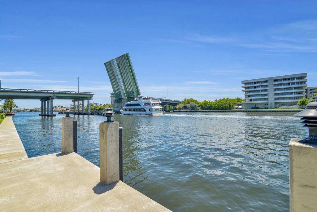 Photo of 1704 Del Haven Drive #38-B, Delray Beach, FL 33483 (MLS # R11073099)