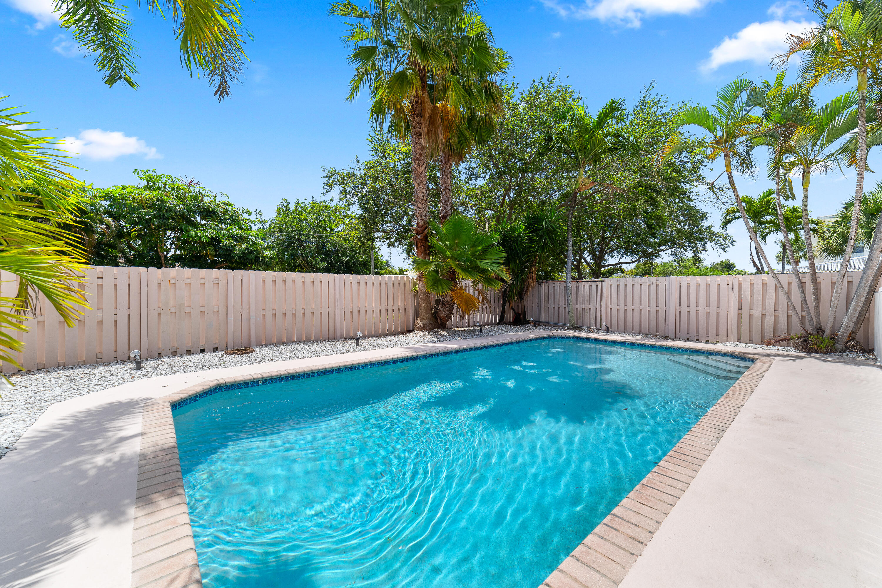 4521 NE 21st Avenue 1