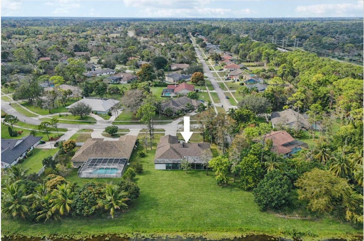 PINEWOOD GROVE OF WELLINGTON - Residential