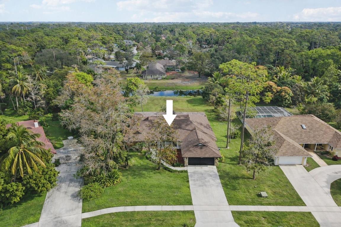 PINEWOOD GROVE OF WELLINGTON - Residential