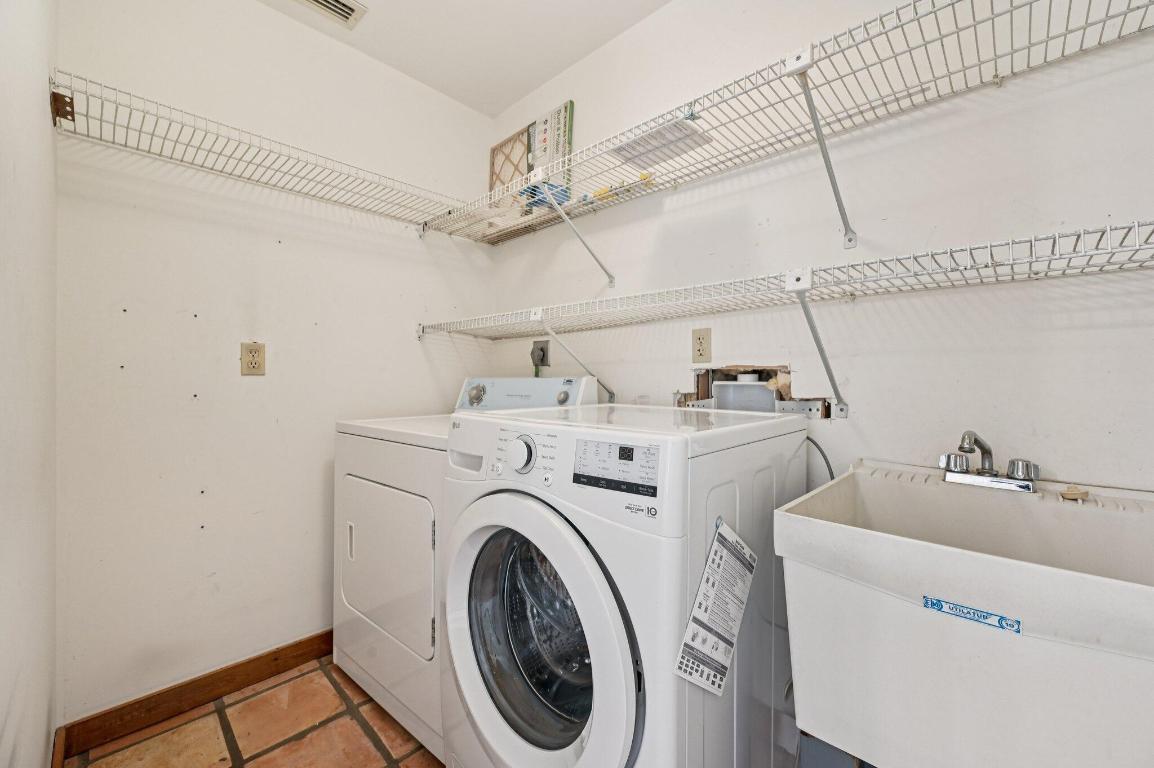 PINEWOOD GROVE OF WELLINGTON - Residential