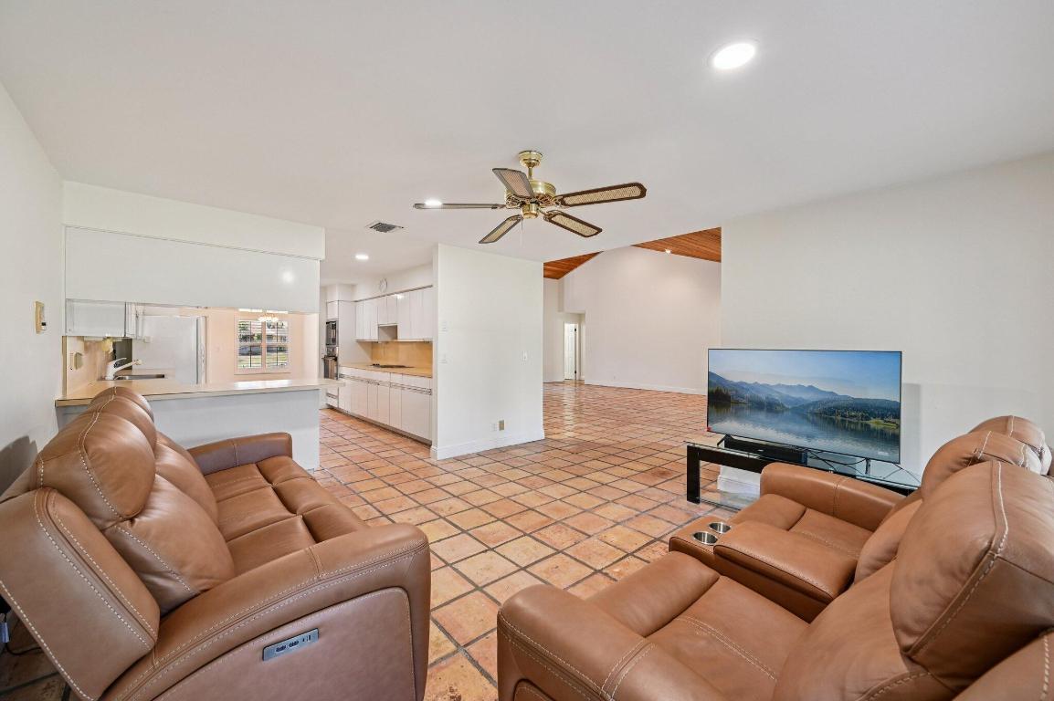 PINEWOOD GROVE OF WELLINGTON - Residential