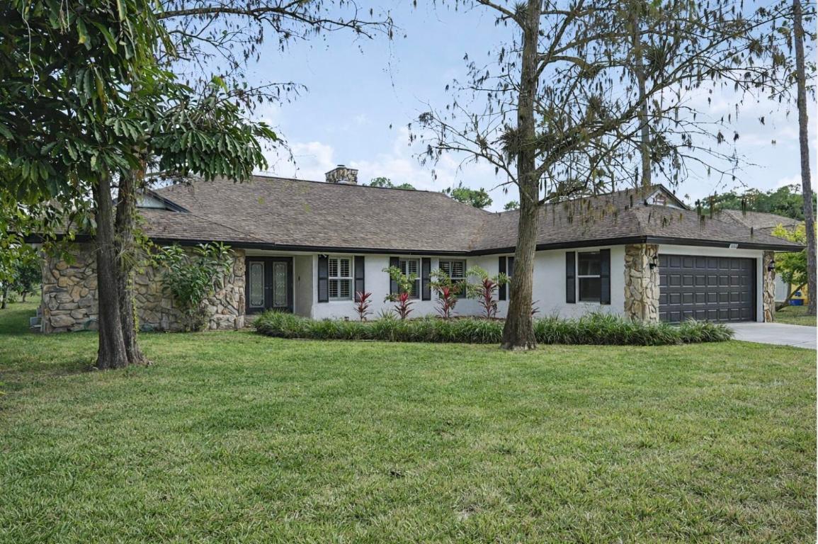 PINEWOOD GROVE OF WELLINGTON - Residential