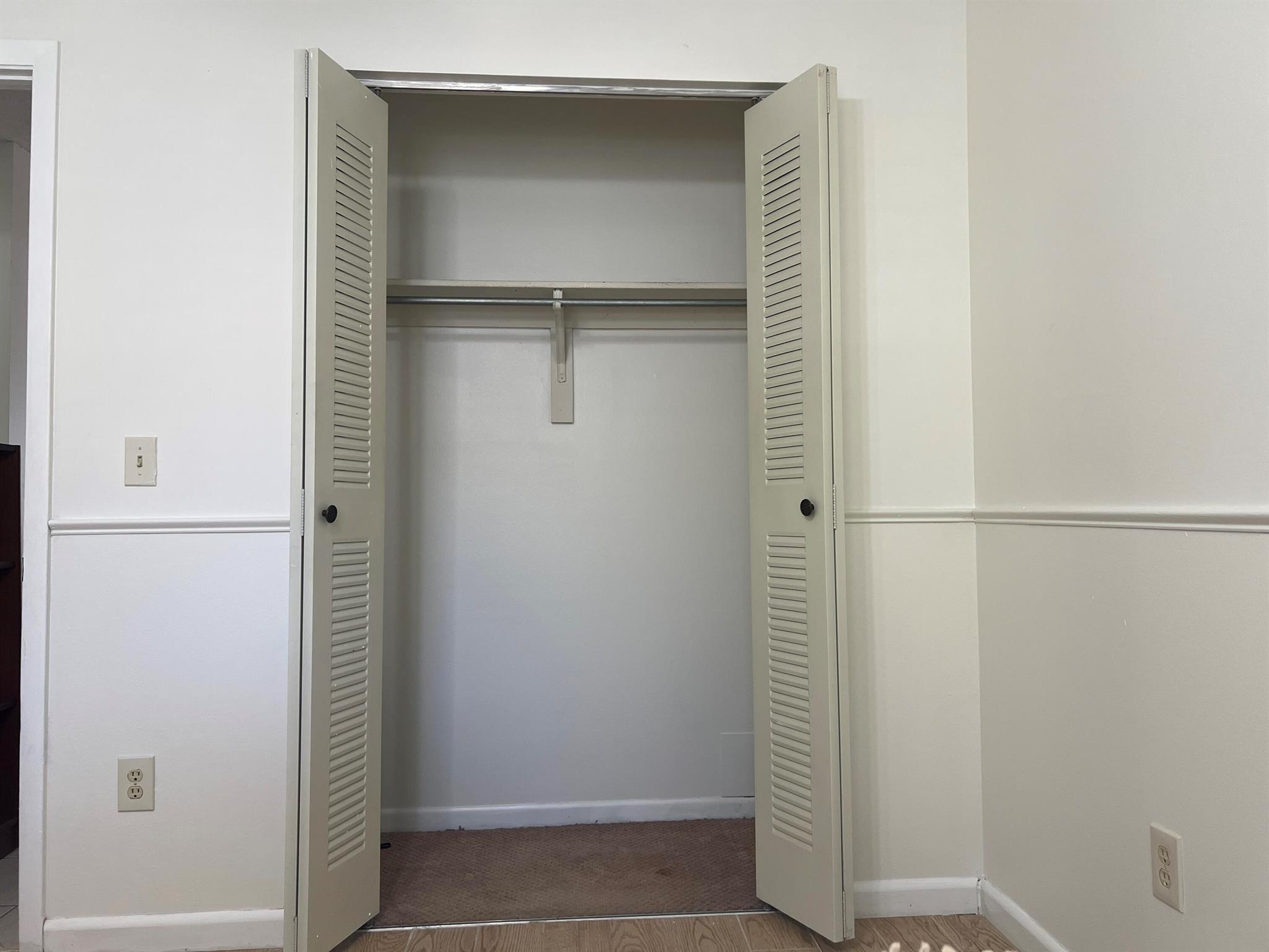 COUNTRYWOOD 2 - Residential Lease