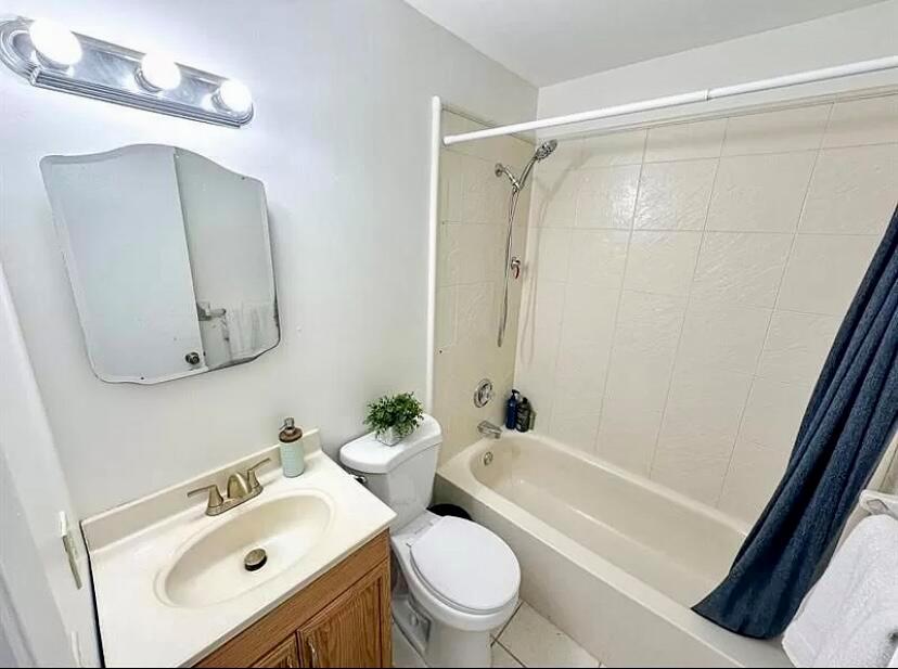 COUNTRYWOOD 2 - Residential Lease