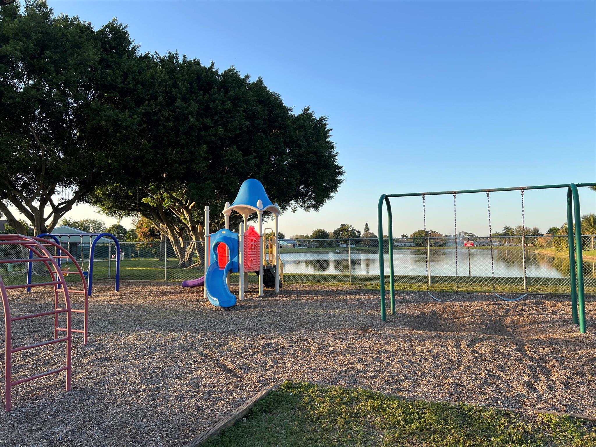 COUNTRYWOOD 2 - Residential Lease