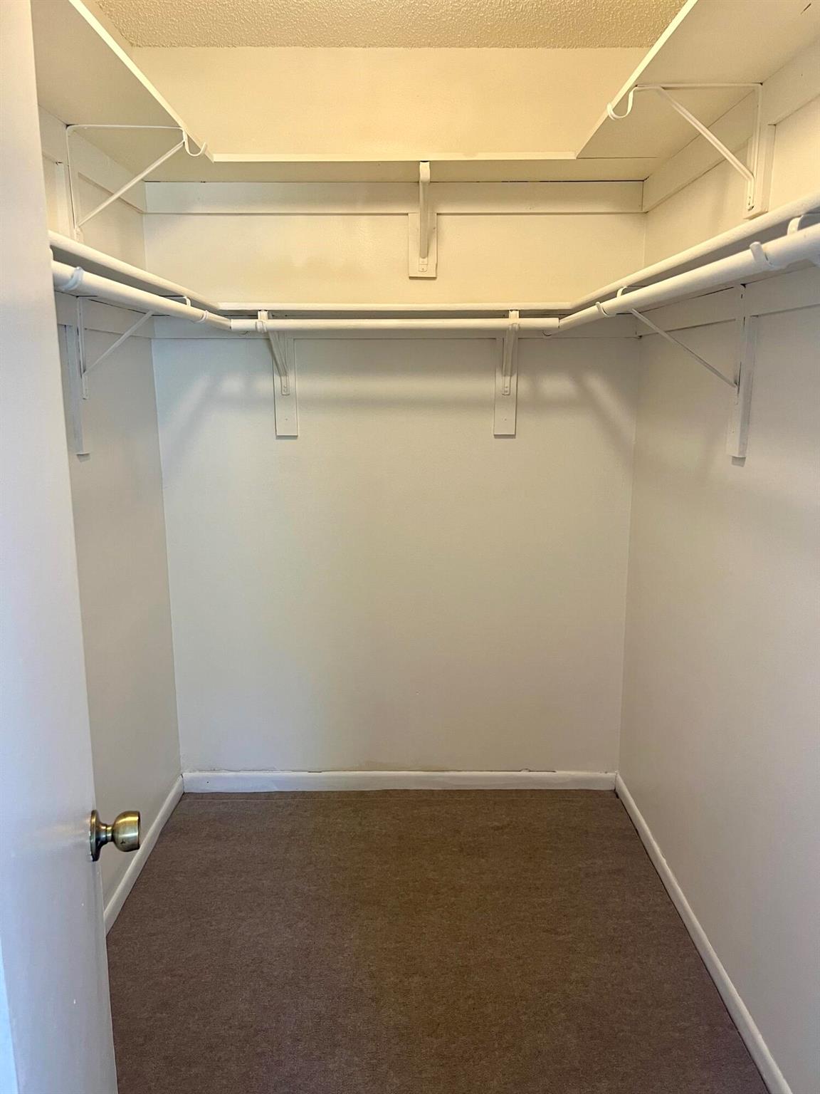 COUNTRYWOOD 2 - Residential Lease